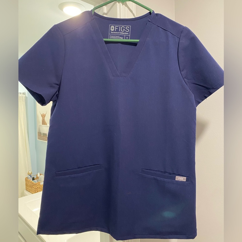 Figs Scrub Top